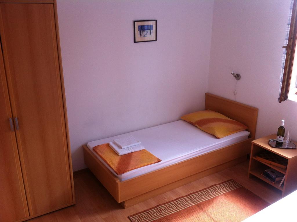 Apartments Leona & David Malinska Room photo
